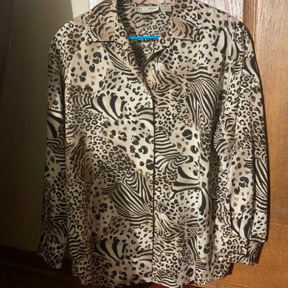 Le caviar button shirt